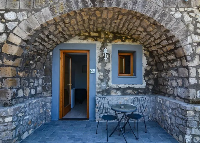 Casa Giovanna - De Vivo Realty